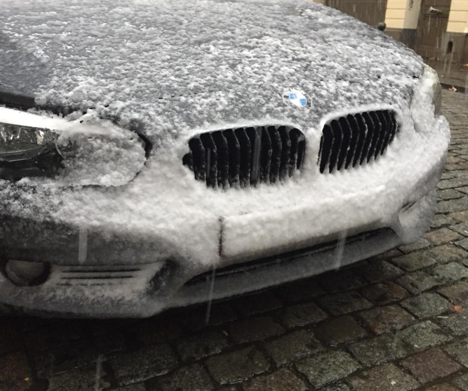 achterruit sneeuwvrij achteruit auto sneeuw